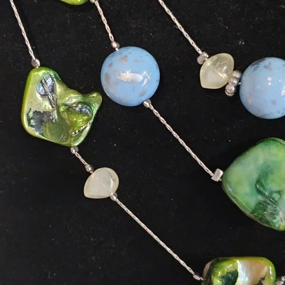 Multistrand silver-toned beaded neclace - Picture 3 of 6